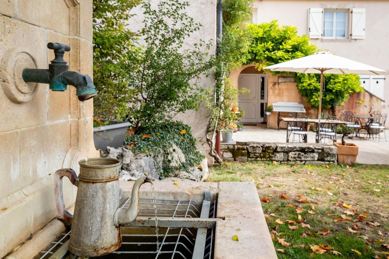 Domaine De La Combotte Bed & Breakfast Nantoux Exterior photo